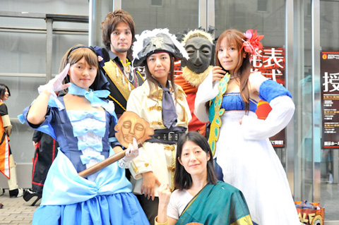 中国小伙携女友吃麦当劳 遭美国老太骂“外国狗”|华体会官网(图4) 华体会